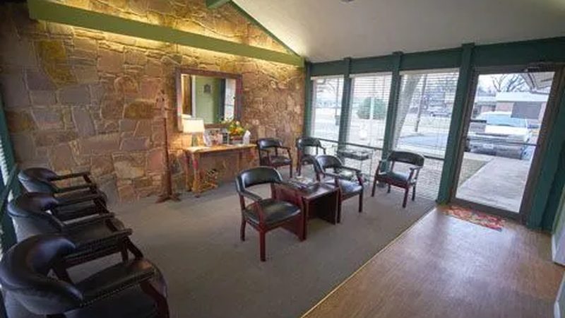 The waiting room at Cleburne Chiropractic Clinic